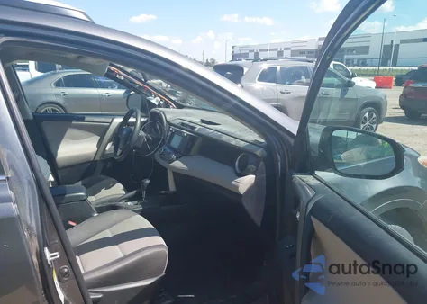 2015 Toyota Rav4 Xle z USA, uszkodzony, nr VIN 2T3WFREV7FW153562